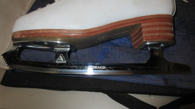 Load image into Gallery viewer, Used Jackson Elle Ice Skates Adult Size 8B - small wear
