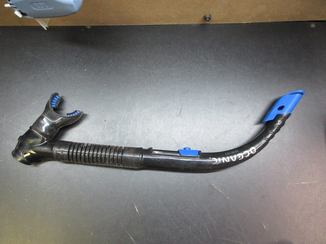 Load image into Gallery viewer, Used Oceanic Arid Extra Dry-Top Snorkel
