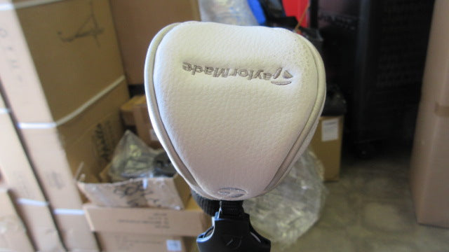 Load image into Gallery viewer, Used TaylorMade Aero Burner Rescue 22 Deg 4 Hybrid w/ Head Cover - RH
