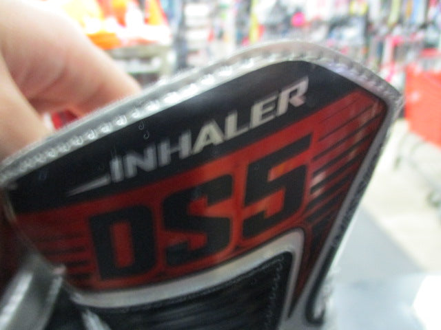 Load image into Gallery viewer, Used Mission Inhaler DS5 Roller Inline Hockey Skates Size 10 E (Shoe Size 11.5)
