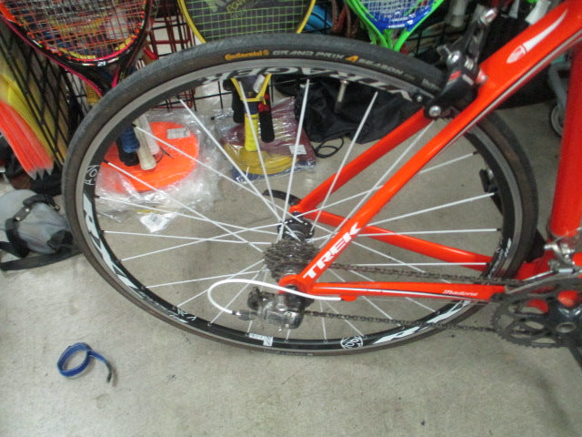 Load image into Gallery viewer, Used Trek Madone 20 Speed 22mm Road Bike
