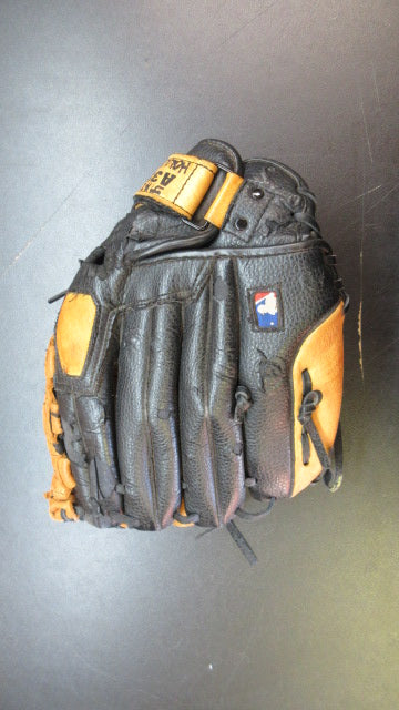 Used Wilson A350 11" Glove - RHT