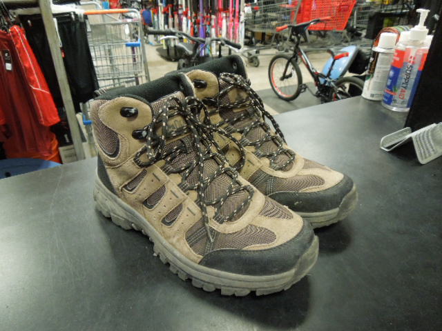 Load image into Gallery viewer, Used Denali Hiking Boots Size 9.5
