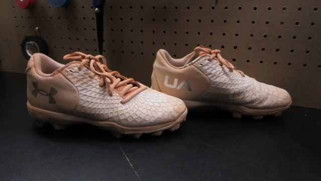 Load image into Gallery viewer, Used Under Armour UA Glyde 2 RM Womens Softball Cleats - Size 6
