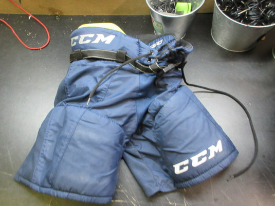 Used CCM 9550 Hockey Breezers - Size Youth Medium