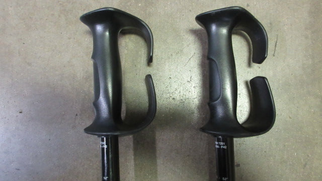 Load image into Gallery viewer, Used Tecno Pro 52" Ski Poles
