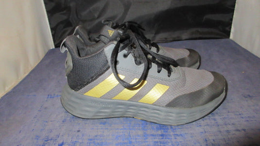 Used Adidas Own the Game Basketball Shoes Youth Size 3