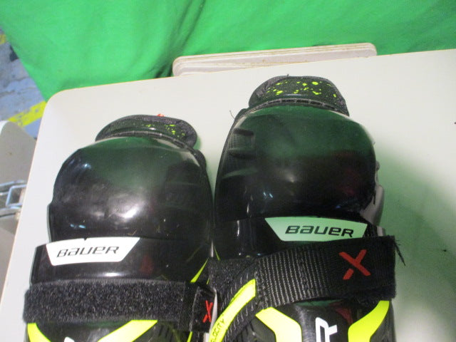 Load image into Gallery viewer, Used Bauer Vapor Velocity 10" Hockey Shin Guards
