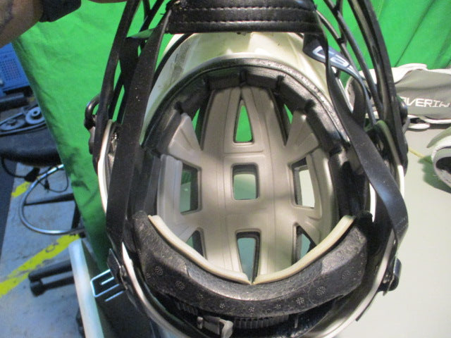Load image into Gallery viewer, Used Cascade CPVR Size M/L Lacrosse Helmet W Chin Strap
