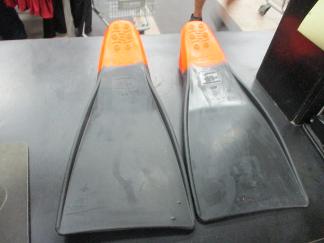 Load image into Gallery viewer, Used Fins Long Floating Size Small(04) Swim Fins
