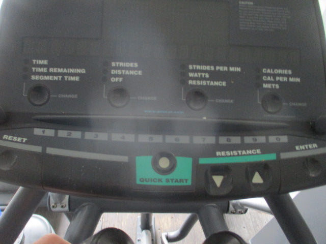 Load image into Gallery viewer, Used Precor EFX 556 V3 Cordless Elliptical Cross-Trainer
