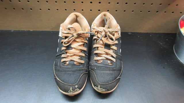 Load image into Gallery viewer, Used Under Armour Boys' UA Leadoff Low RM Jr. Baseball Cleats - Size Youth 2
