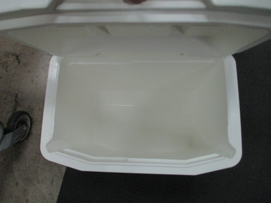 Used Igloo 30 Quarts 3 day Blue Rolling Cooler