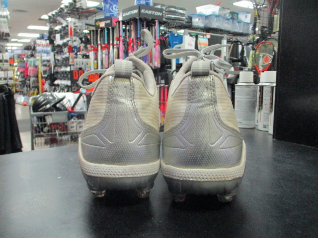 Load image into Gallery viewer, Used Under Amour Guide Fierce D Football Cleats Size 10
