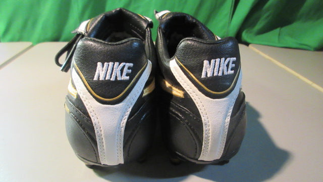 Load image into Gallery viewer, Used Nike Tiempo Mystic III AG - Size Youth 4.5
