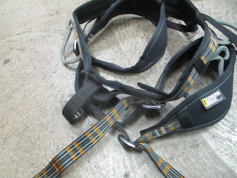 Load image into Gallery viewer, Used Singing Rock Climbing Sit Harness Size Large
