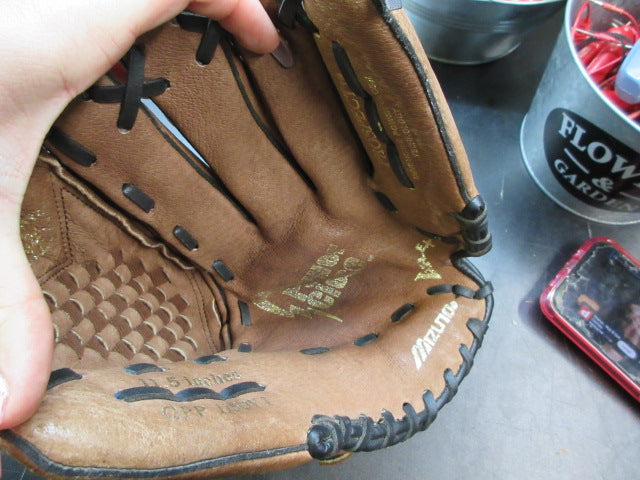Load image into Gallery viewer, Used Mizuno Power Close Prospect Series 11.5" Glove - RHT
