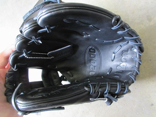 Load image into Gallery viewer, New Wilson A2000 Classic 1788 11.25" Leather Glove - RHT
