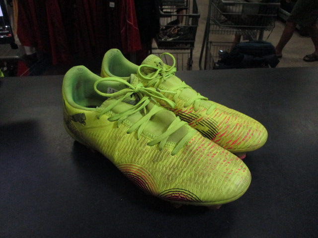 Load image into Gallery viewer, Used Puma Future 8 Play Firm Ground Soccer Cleats Size 7
