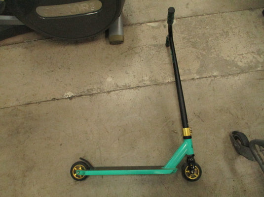 Used Fuzion X5 Trick Scooter