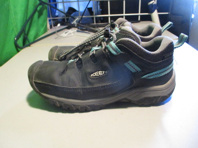 Load image into Gallery viewer, Used Keen Targhee Low Waterproof Size 1 Hiking Shoes
