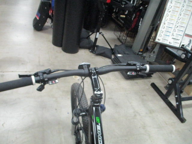 Load image into Gallery viewer, Used Fuji One .5 27 Speed 27.5&quot; Mountain Bike
