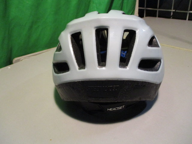 Load image into Gallery viewer, Used Specialized Shuffle SB CHild Bicycle Helmet
