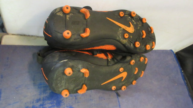 Load image into Gallery viewer, Used Nike Mercurial Soccer Cleats Youth Size 6
