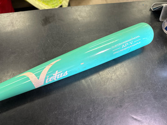 Used Victus AP-V Pro Reserve Custom Design Model Wood Bat 31 in 29 oz