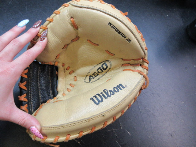 Load image into Gallery viewer, Used Wilson 32" Youth A500 Series Catcher's Mitt - RHT
