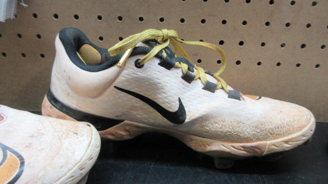 Load image into Gallery viewer, Used Nike Alpha Huarache Elite 4 Low Baseball Cleats - Size 9
