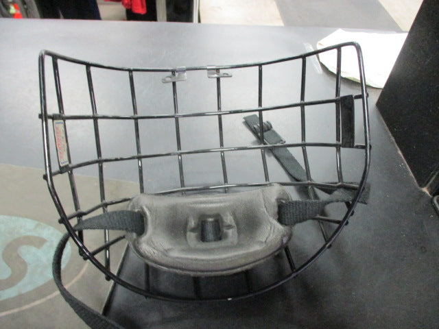 Load image into Gallery viewer, Used CCM Size S/M Hockey Face Mask
