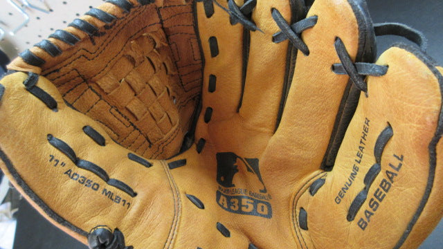 Load image into Gallery viewer, Used Wilson A350 11" Glove - RHT
