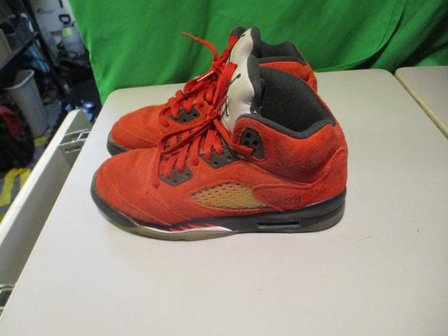 Load image into Gallery viewer, Used Nike Air Jordan 5 Size Youth 5.5 Basketball Shoes(Need Insoles)
