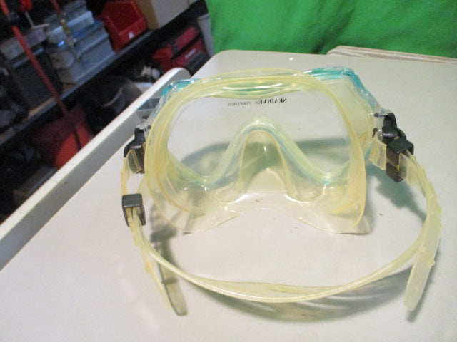 Load image into Gallery viewer, Used Sea Dive Tempered Dive Mask
