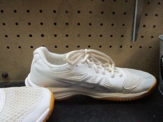 Load image into Gallery viewer, Used Asics Upcourt 6 Road Tested Sneaker - Size 6
