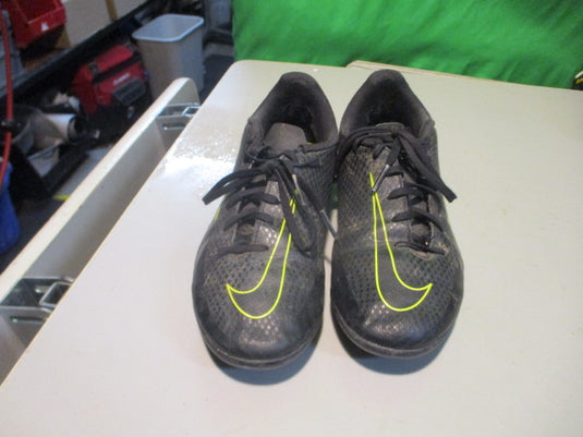 Used Nike Phantom Size Youth 2 Soccer Cleats