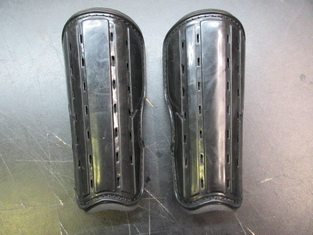 Load image into Gallery viewer, Used Youth Soccer Shin Guards - Youth
