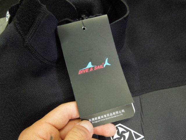 Load image into Gallery viewer, Like New Dive and Sail Mens Shorty Wetsuit Size Medium
