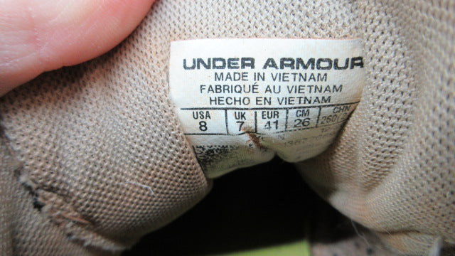 Load image into Gallery viewer, Used Under Armour Leadoff Baseball Cleats - Size 8
