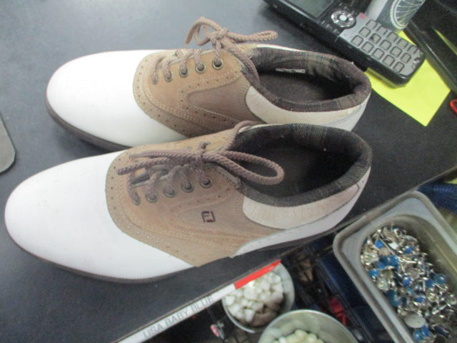 Load image into Gallery viewer, Used Foot Joy Size 5 Golf Shoes
