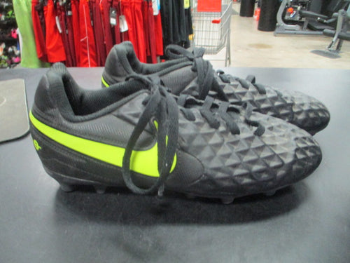 Used Nike Tiempo Soccer Cleats Size 1.5