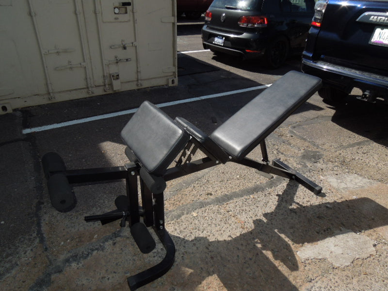 Load image into Gallery viewer, Used Unbranded Adjustable Bench with Leg Ext. Additional parts behind front desk
