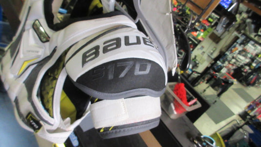 Used Bauer Supreme S170 Shoulder Pads - Medium