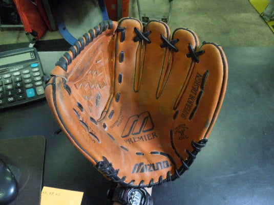 Used Mizuno Premier MPM1250 12.5" RHT Leather Outfielders Glove