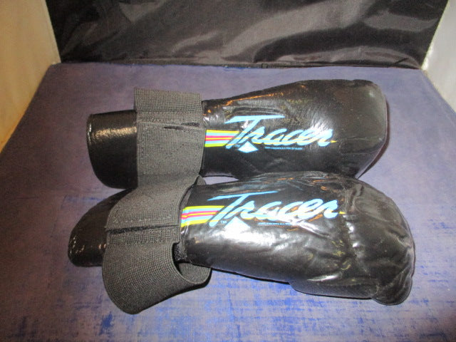 Load image into Gallery viewer, Used Vintage Century Tracer Sparing Gloves Size M/L
