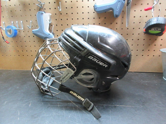 Used Bauer FM7500 Hockey Helmet - Size Medium