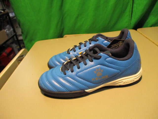Load image into Gallery viewer, Used Kelme Size 2 Indoor Soccer Cleats
