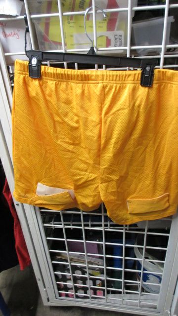 Load image into Gallery viewer, Used Bauer Hockey Pants Adut Size Medium
