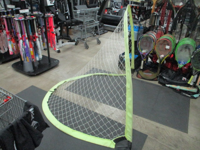 Load image into Gallery viewer, Used Umbro 6' X 4' Pop Up Soccer Goal
